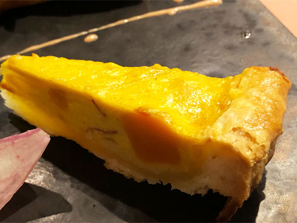 05前菜3：十勝産かぼちゃと生ハムのキッシュ