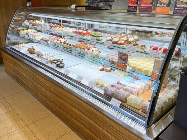 03ケーキのショーケース