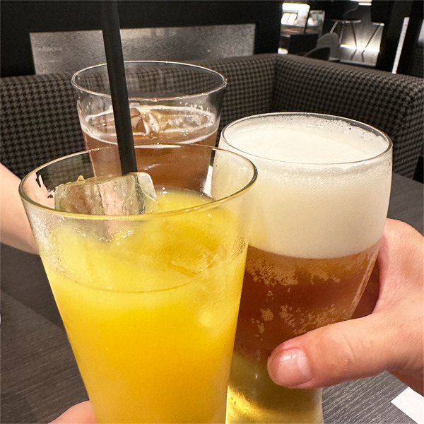 01_1人まだ来てないけど乾杯