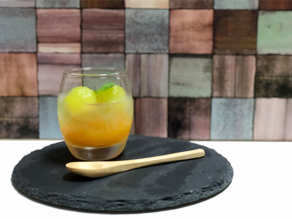 01まるごとメロン(450円)