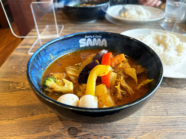 01パリパリチキンカリー(1350円)