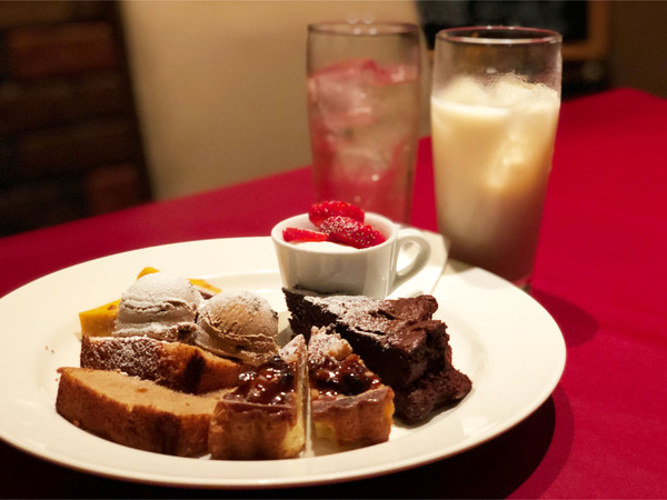 02チャームはスイーツで♡