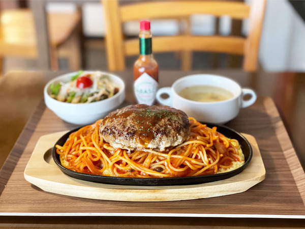 01ナポリタンハンバーグ(1200円)