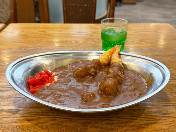 01海老フライカレー(1045円)