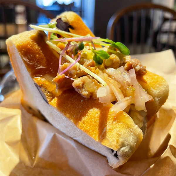 02トカトカさんの黒豆食パン使用です