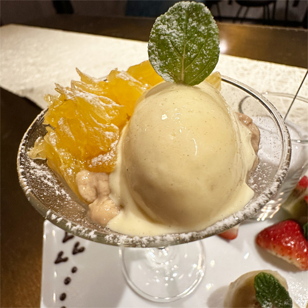 19紅茶のババロア・コアントローのアイス