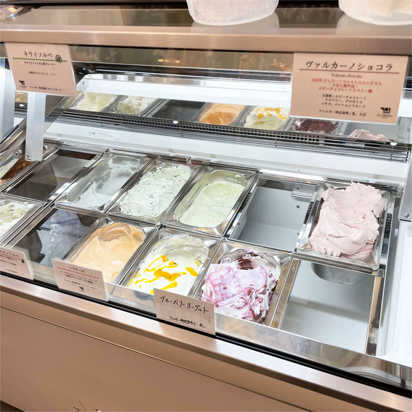 03ジェラートのショーケース_2