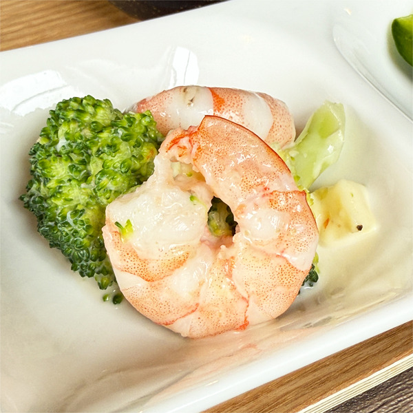 06エビとブロッコリーのシーザーサラダ