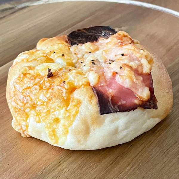 04べーぐるベーコンとチーズ(240円)