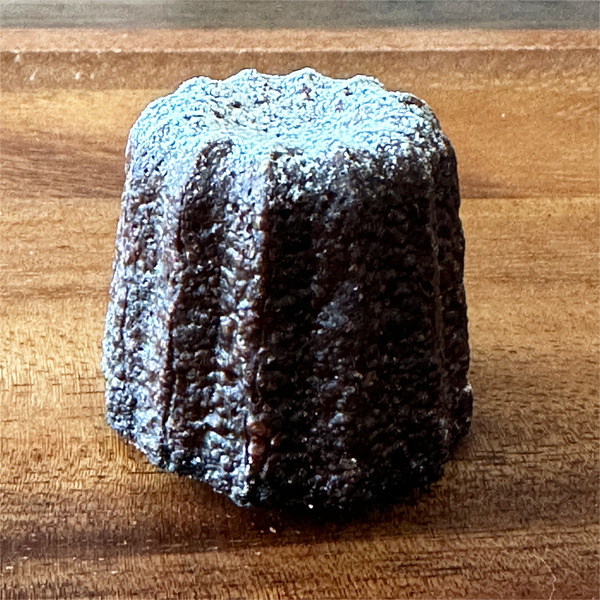 05焼きたてカヌレ・ショコラ(190円)