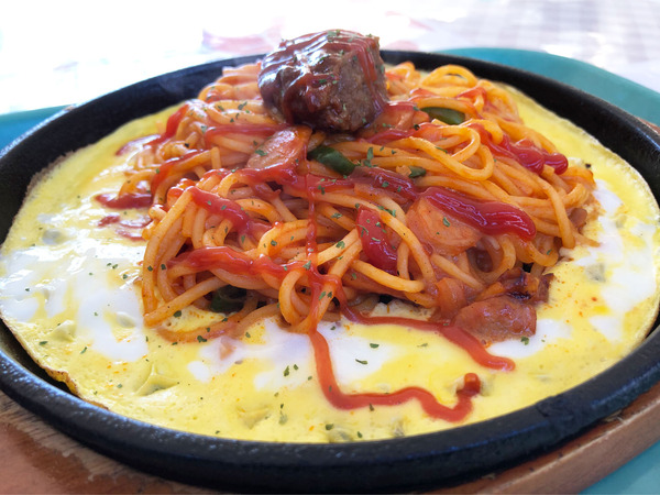 02ナポリタンの周りには玉子