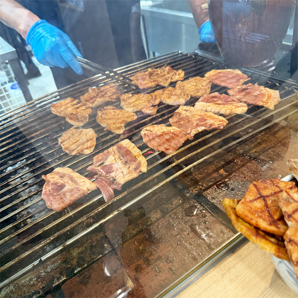 04一生懸命焼いてます