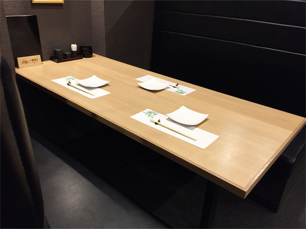 13店内１階ボックス席