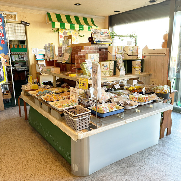 04焼き菓子もたくさんあります