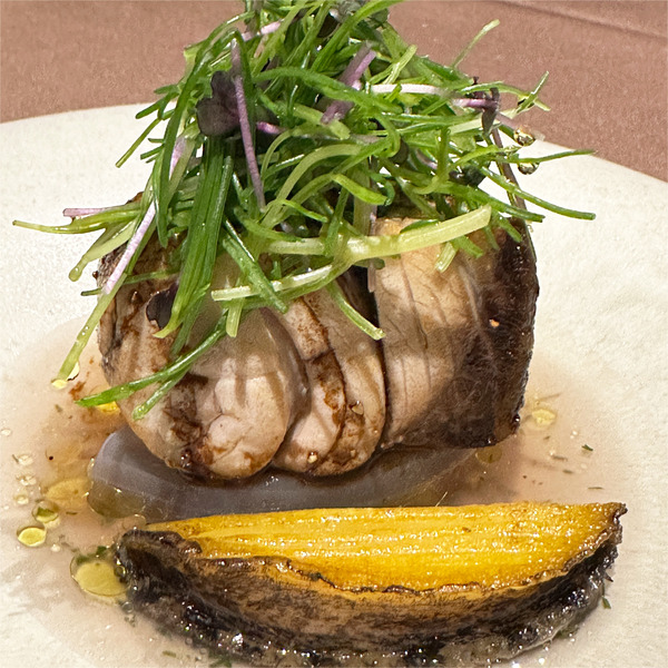 16羅臼沖ブリと蝦夷鮑のポワレ