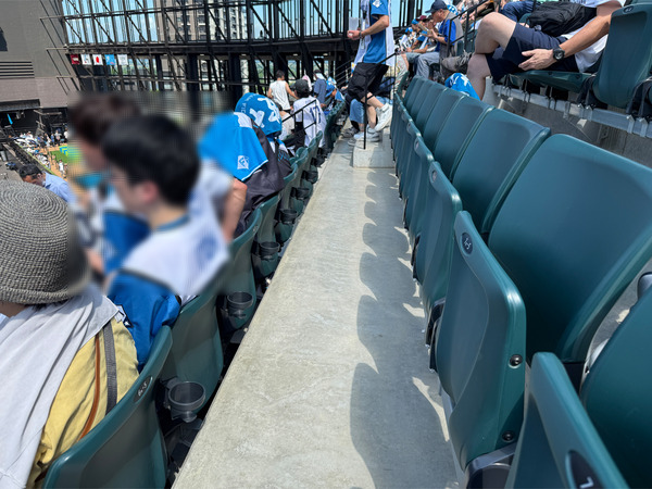 24STAR LEVEL 外野ライト3階席はこんな感じ