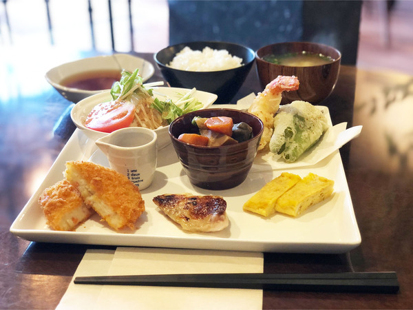 01和ランチ(1200円)