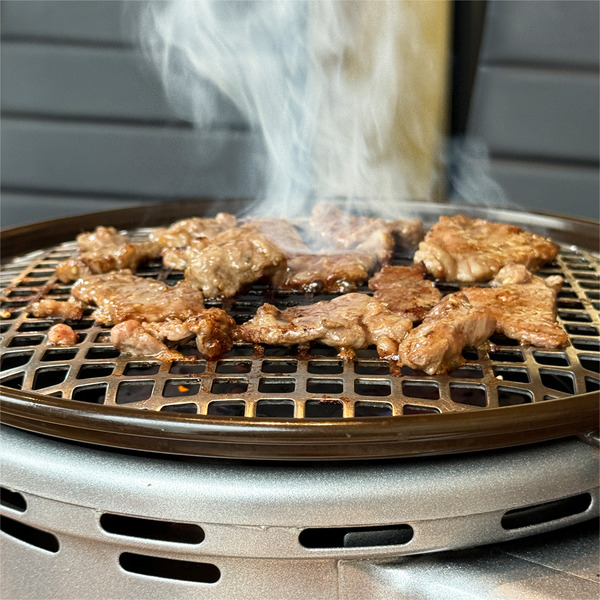 11ジンギスカン焼いてます