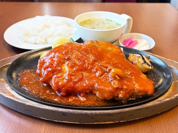 01ポークチャップステーキセット(1900円)