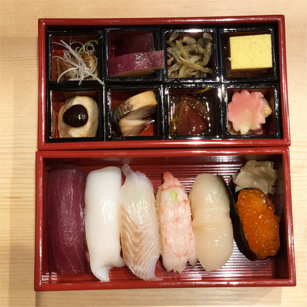 02海鮮生寿司弁当上から