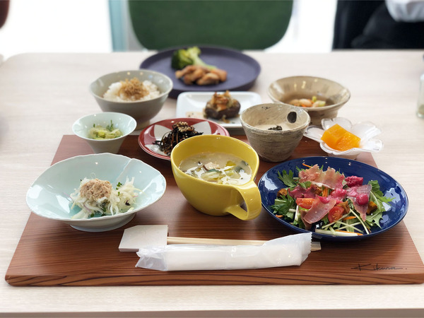 01おうちごはん・ドリンクデザート付き(1800円)