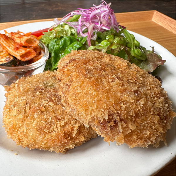03おっきなメンチカツです