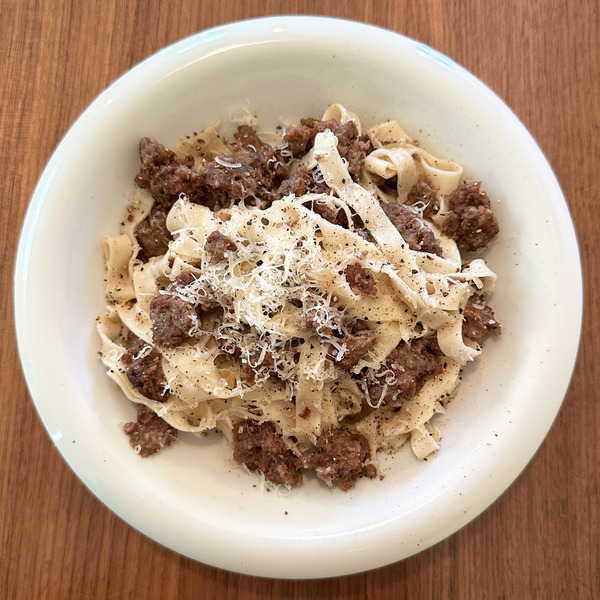 07上から_内海ファーム牛のタリアテッレ