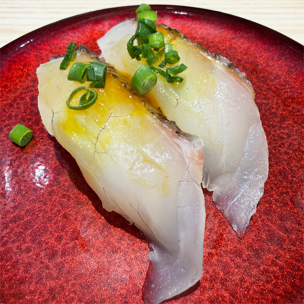 09愛媛産 活〆桜鯛自家製黄身醤油のせ(455円)