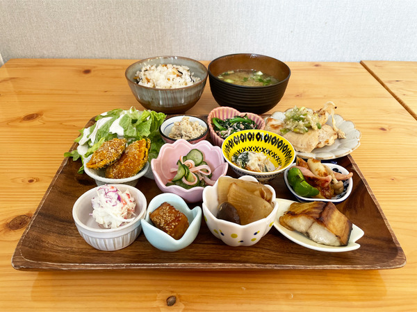 01奏音小鉢プレート(1300円)ドリンク付き