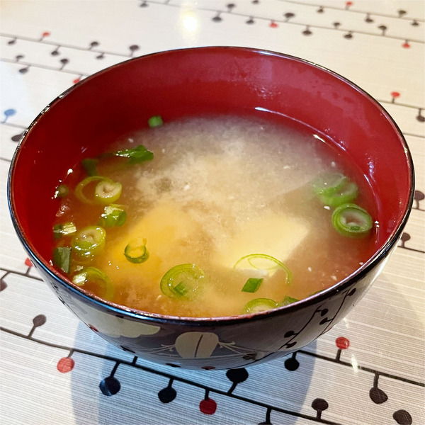 12自家製の味噌使用具だくさん味噌汁