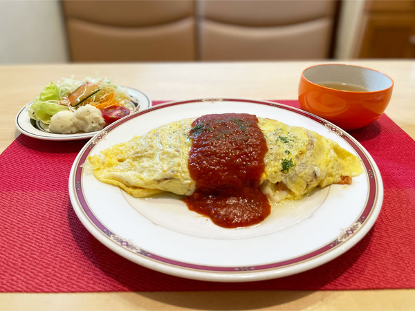 01定番のオムライス(1298円)