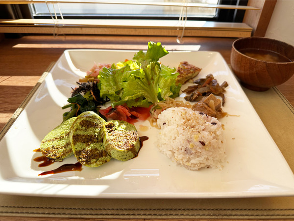 01オーガニックヴィレッジプレート・肉(1430円)