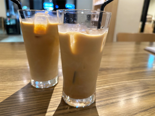 01アイスカフェラテ(670円×2)
