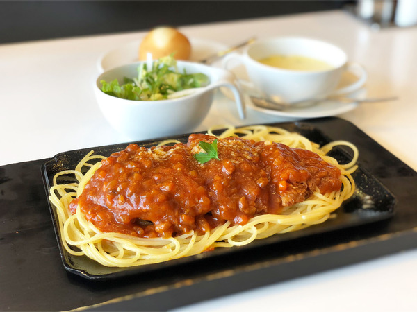 01鉄板スパカツM(1265円)+サラダセット(363円)