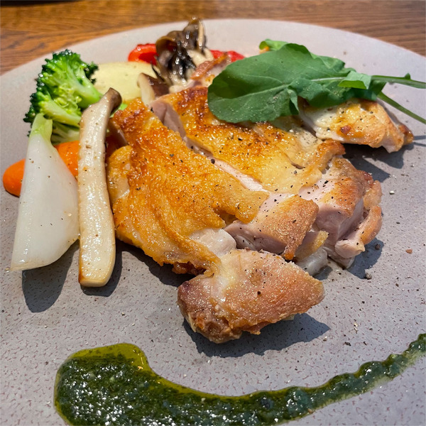 08道産鶏もも肉のパリッと焼き(1375円)