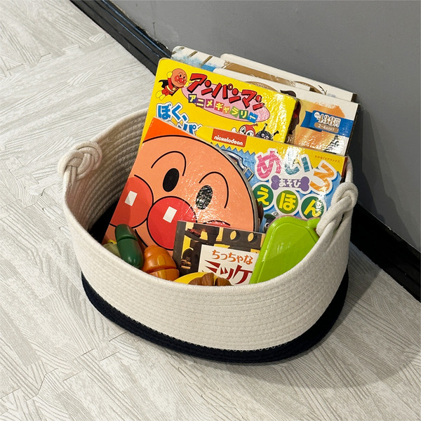 15絵本やおもちゃもあります