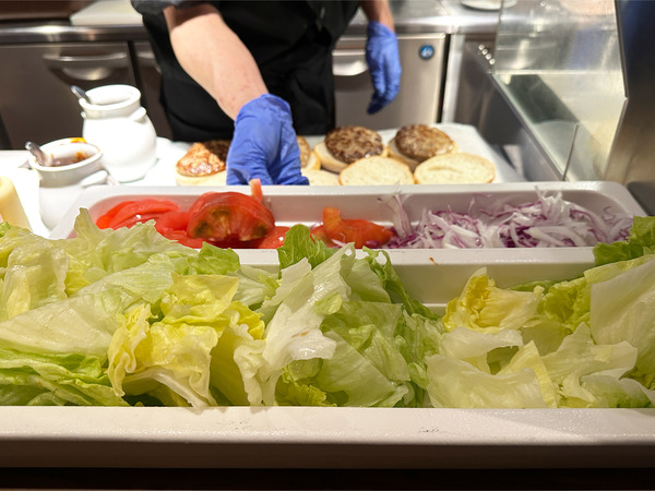 17バーガーはライブキッチンです