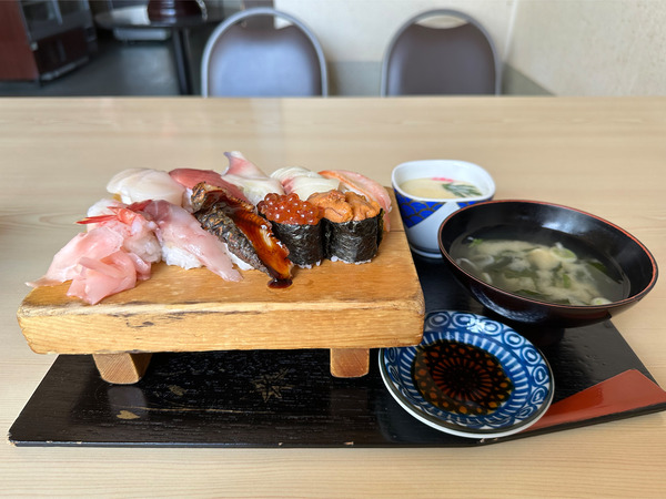 01特上生寿司・大・スペシャル(2530円)