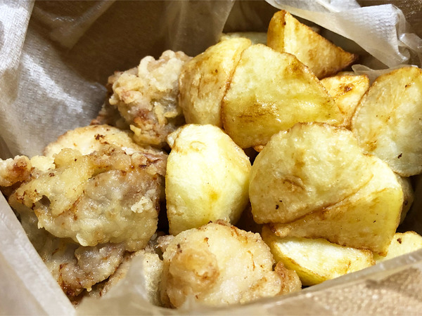 03ポテトとからあげのセット(830円)