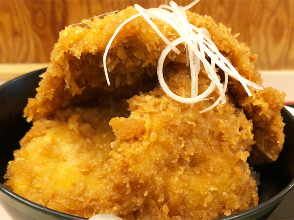02美瑛豚たれカツ丼(980円)横から