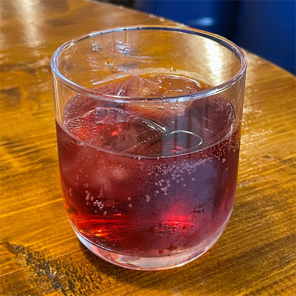 04サービスの山ぶどうソーダ