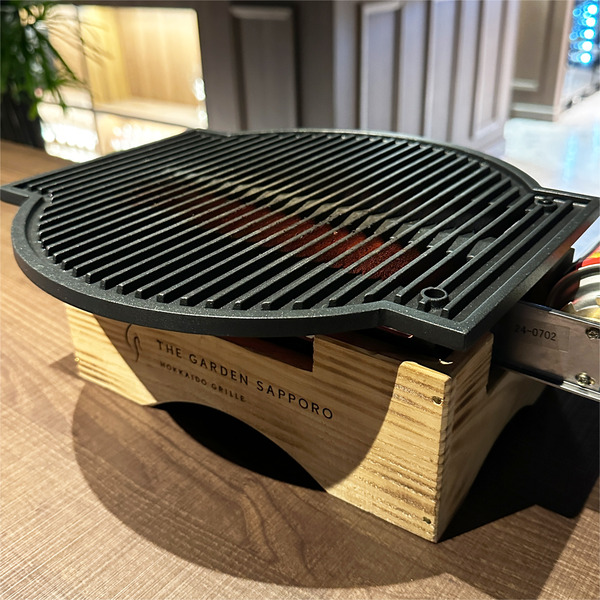 19こちらでお肉を仕上げます