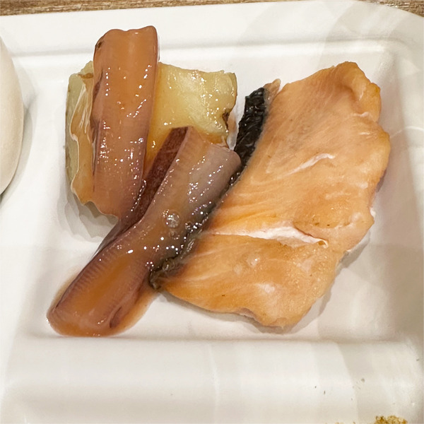 03じゃがいも、イカの塩辛乗せ・焼き鮭