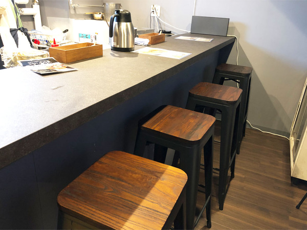 07カウンター席