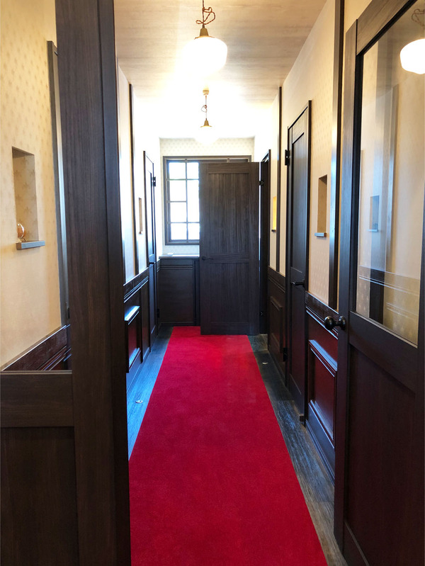 11こちらはサロン