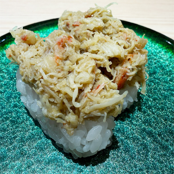 08本ズワイガニむき身握り カニ味噌和え(510円)