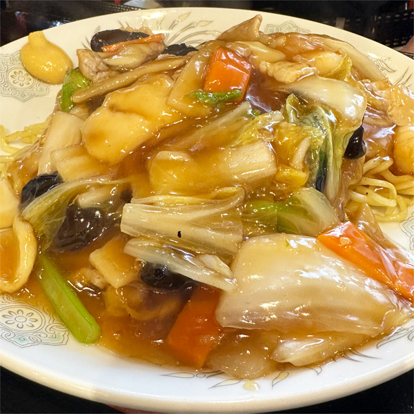 13五目あんかけ焼きそば(950円)