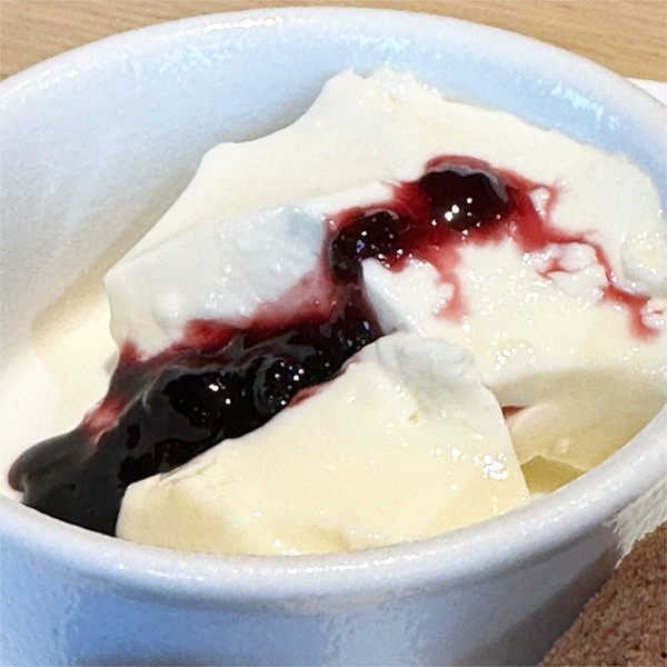 14パンナコッタ(ハスカップソース)