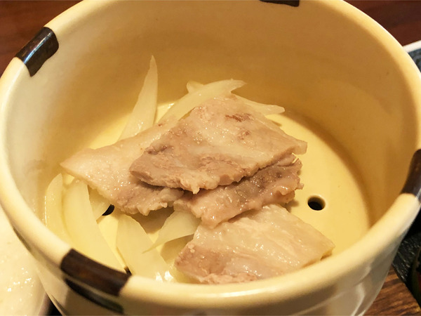 18道産豚と玉葱の蒸し物 帯広名物豚丼タレ添え