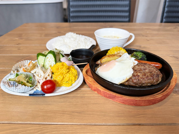 01ハンバーグセット(950円)